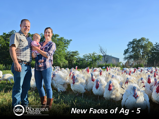 Filling Thanksgiving orders is a hectic time for Matt and Eleanor Tiefenbrun, shown with daughter Alice. (DTN/The Progressive Farmer photo by Gregg Hillyer)